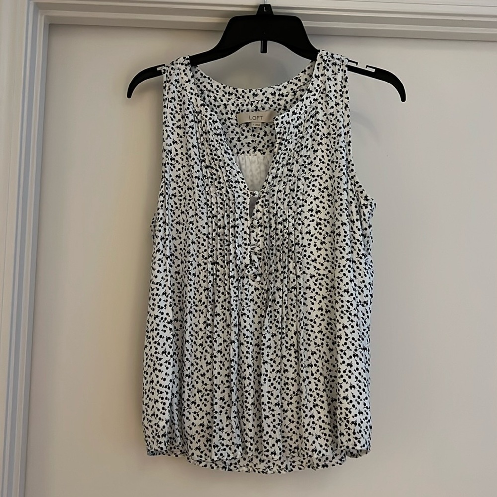 Loft Size Small Floral Pintucked Split Neck Shell
